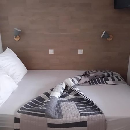 Appartement T2 Avec Piscine A 100 M De La Plage ซิ-ฟูร์-เล-ปลาจ ภายนอก รูปภาพ