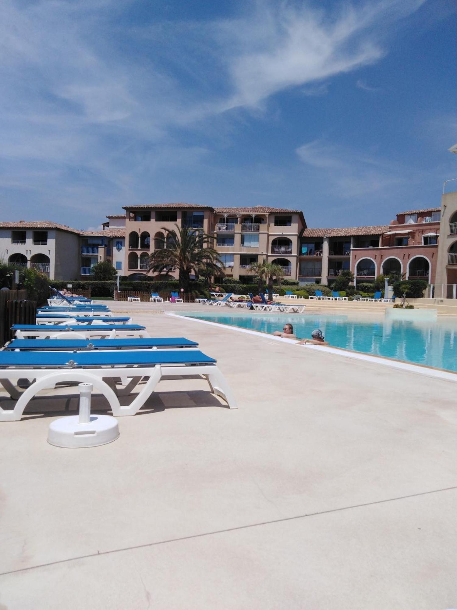 Appartement T2 Avec Piscine A 100 M De La Plage ซิ-ฟูร์-เล-ปลาจ ภายนอก รูปภาพ